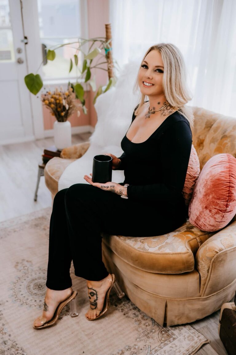 441323367 2077933559259528 4825329366214009180 n 768x1155