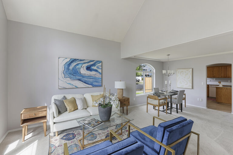 1974SE60th living dining 768x512